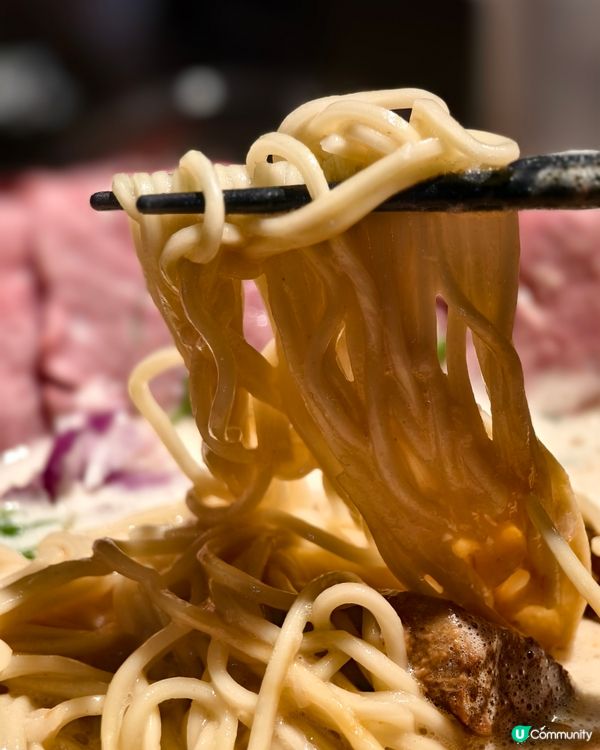 日賣200碗特製牛骨白湯拉麵