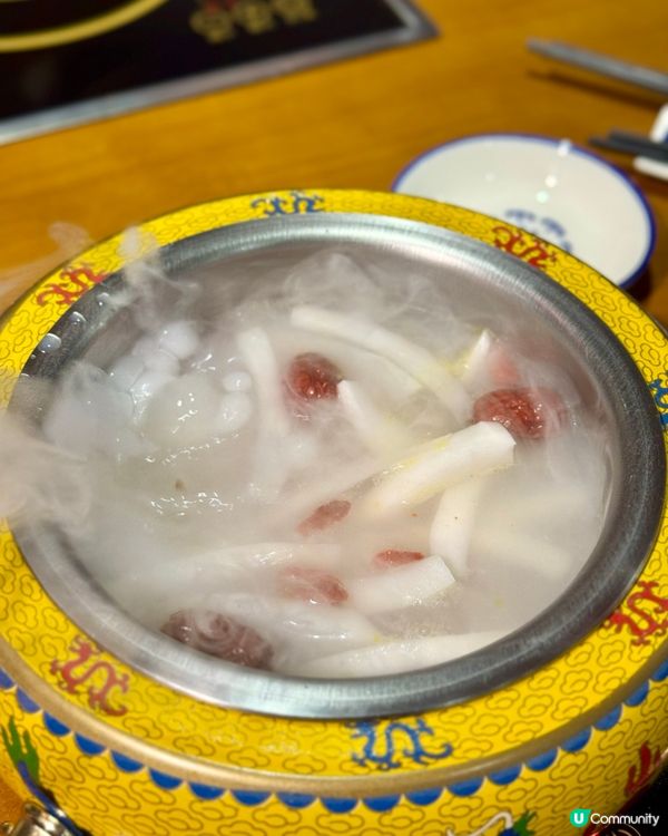 北角精緻宮廷風火鍋 配料新鮮高質