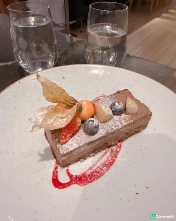 尖沙咀樓上Cafe ｜環境浪漫嘆高質西餐