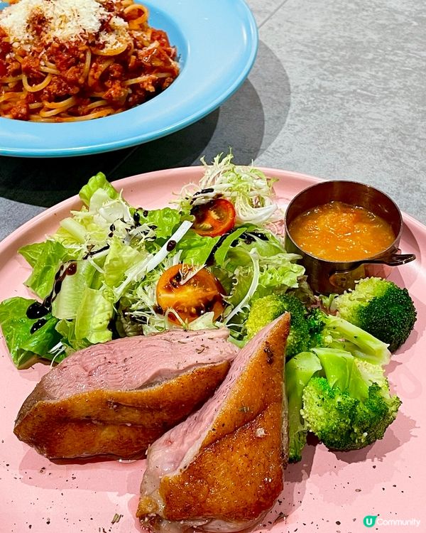 生唔生酮 都有得揀 . 烤脆皮乳豬