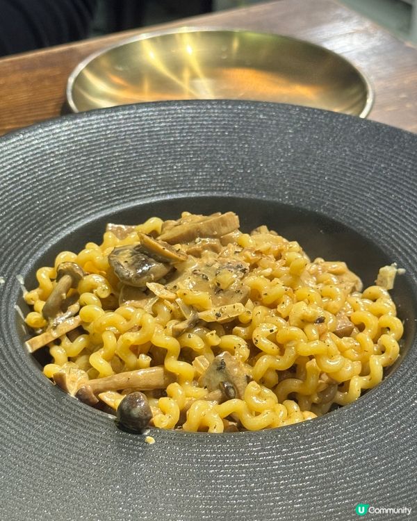 特色酥皮牛柳粒pizza❤️‍🔥超hit捲捲意粉