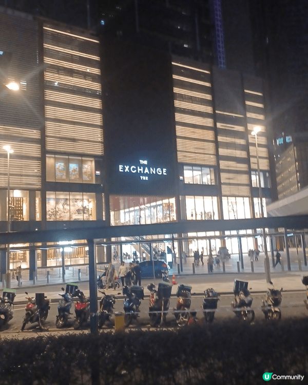 吉隆坡trx商場，真不愧是吉隆坡最大的商場，真係好grand...