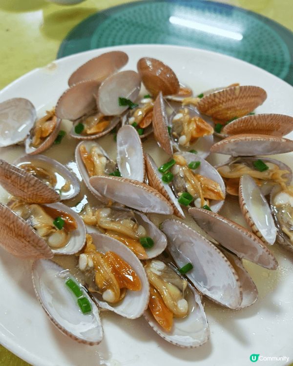 的切雞新鮮,肉緊緻,有雞味,清蒸花甲王,鮮甜,肉嫩,最後雪糕...