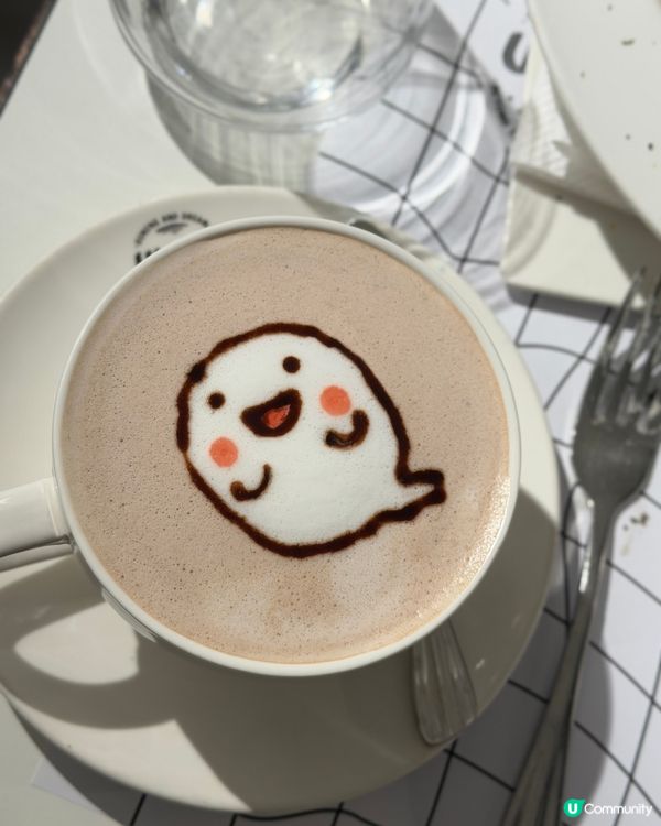 聖誕打卡必去！黑白夢幻Cafe📸 林峯應援！