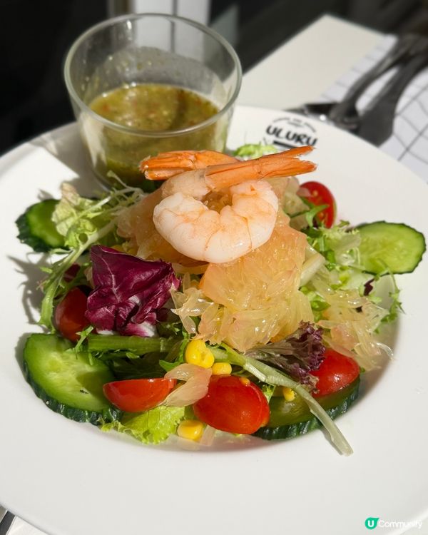 聖誕打卡必去！黑白夢幻Cafe📸 林峯應援！