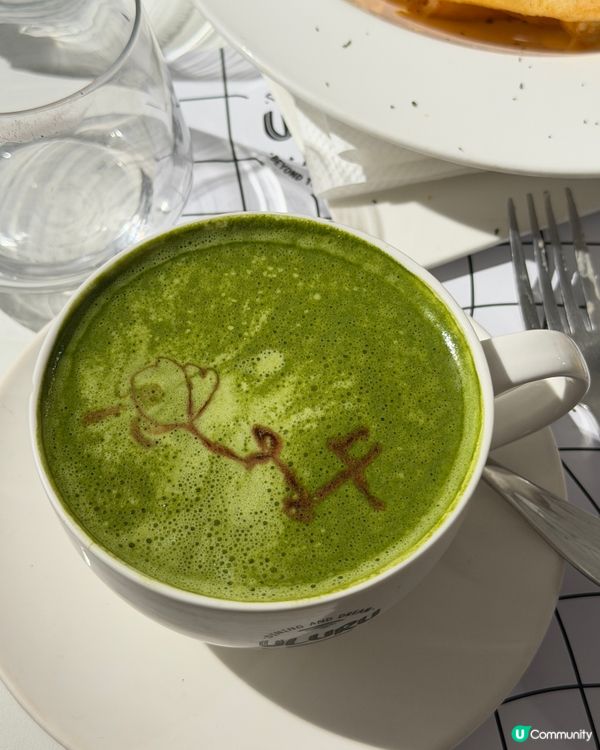 聖誕打卡必去！黑白夢幻Cafe📸 林峯應援！