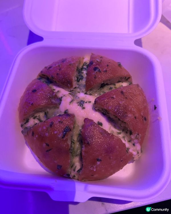 無意中食到個好好食既蒜香奶酪包!