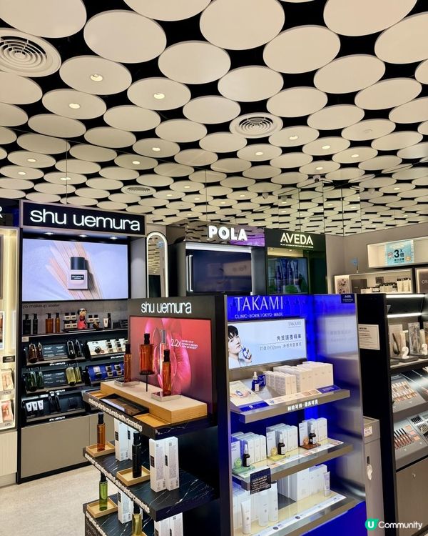 迷失在3層美妝天堂！全港最大@cosme旗艦店登陸尖沙咀，實體排行榜、AI尋香、巨型面膜牆必拍必逛