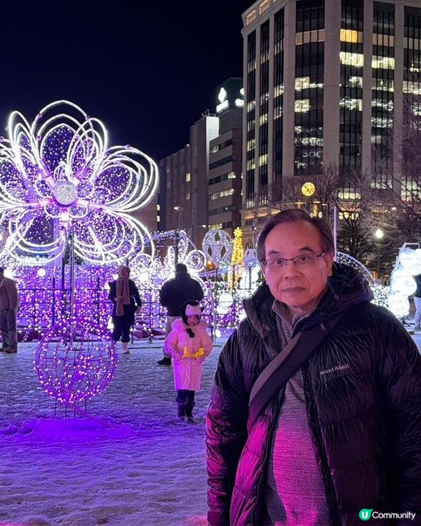 扎幌市內聖誕灯飾，充滿節日氣氛，在大雪和彩灯襯托下更感美丽，