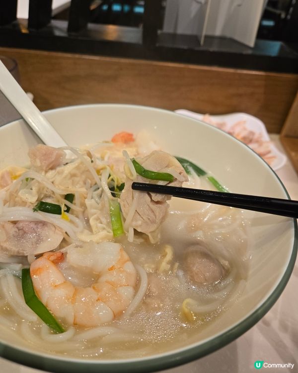 譚仔😋 雞卷+ 虎蝦酸辣金湯米線 🦐🐔