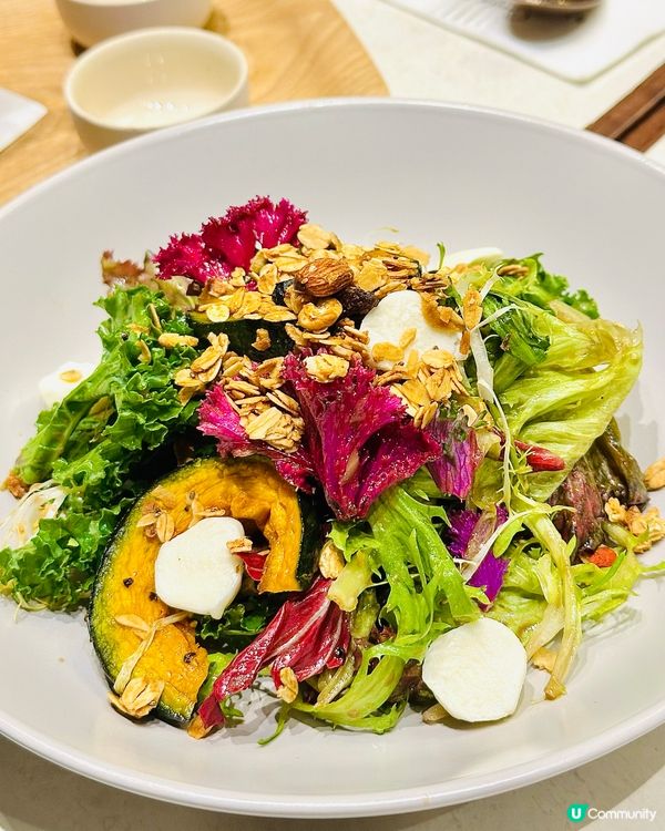 讓時間慢下來的溫柔角落｜聖誕雞腿 x 手撕牛飯·冬日暖心