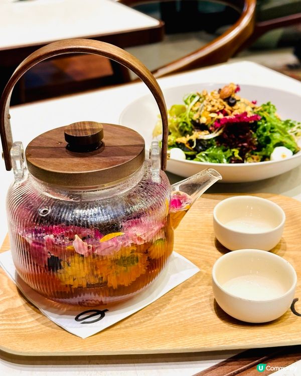 讓時間慢下來的溫柔角落｜聖誕雞腿 x 手撕牛飯·冬日暖心