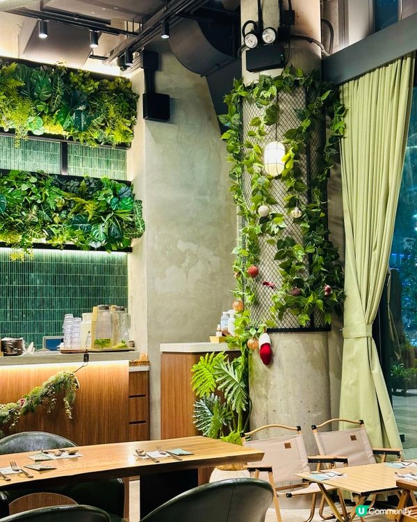 讓時間慢下來的溫柔角落｜聖誕雞腿 x 手撕牛飯·冬日暖心