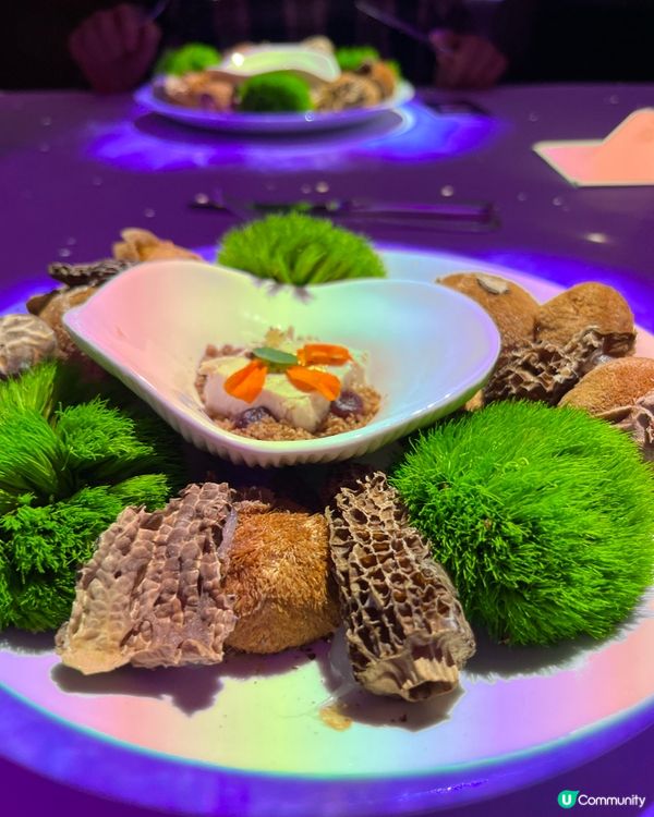 昨天和媽咪去君悅酒店吃晚餐- The magic table...
