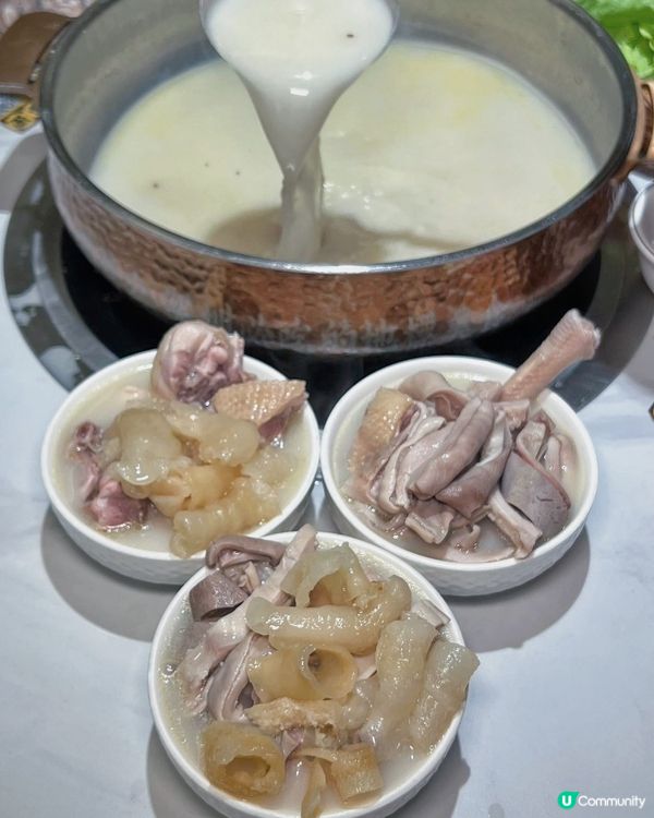 1.  北上搵食！順德公豬肚雞🤤暖笠笠！10個鐘熬湯底！