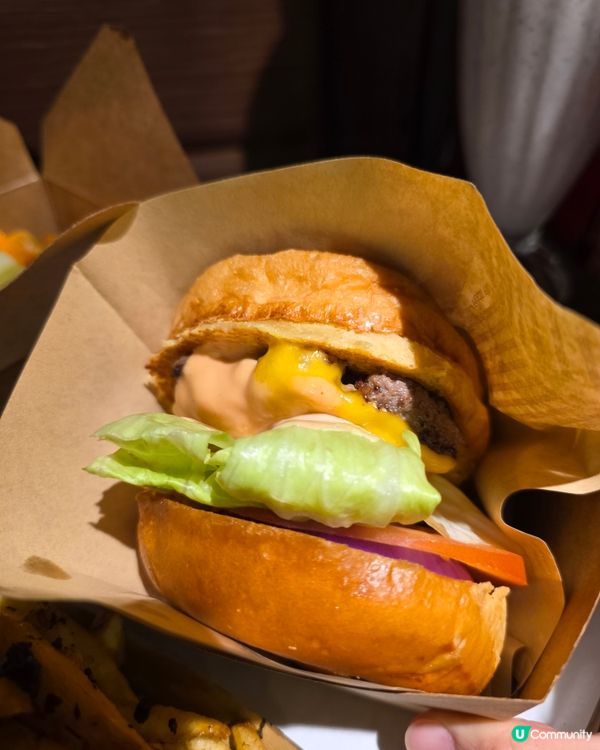 芝士牛堡🍔+黑松露薯條🍟