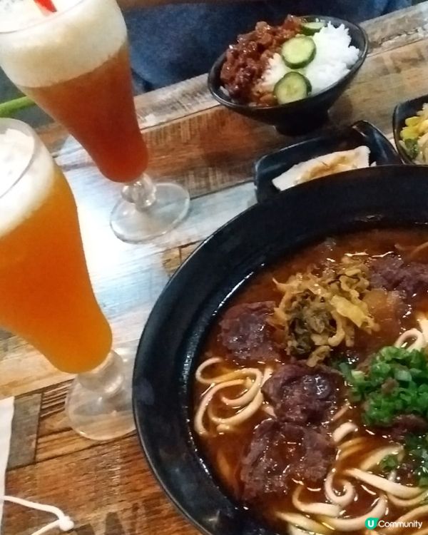 駱駝漆大廈出名牛肉麵