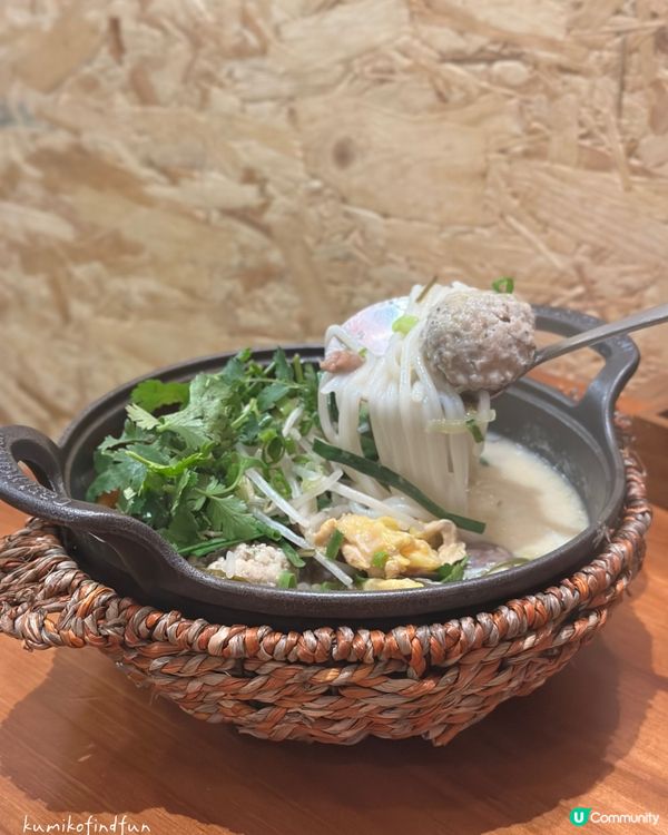 旺角米線🤤！雞骨湯底超濃郁！😋 🔥 