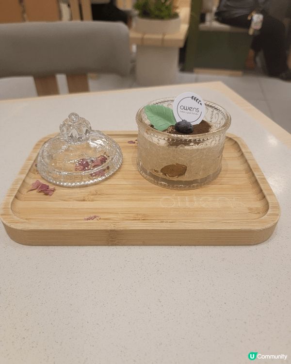 我最想同我嘅密友一齊食LIFETASTIC聖誕蛋糕，因為我哋...