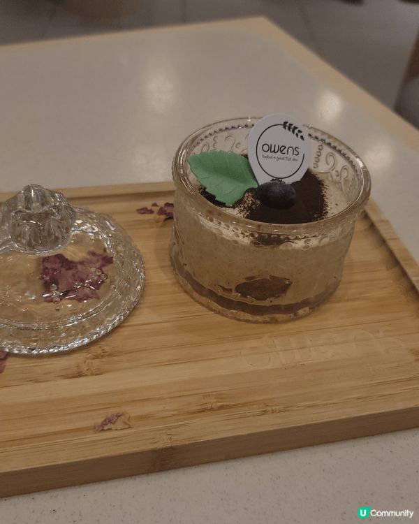 我最想同我嘅密友一齊食LIFETASTIC聖誕蛋糕，因為我哋...