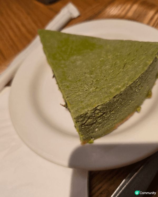 我想同妹妹一齊食LIFETASTIC聖誕蛋糕，因為呢個蛋糕既...