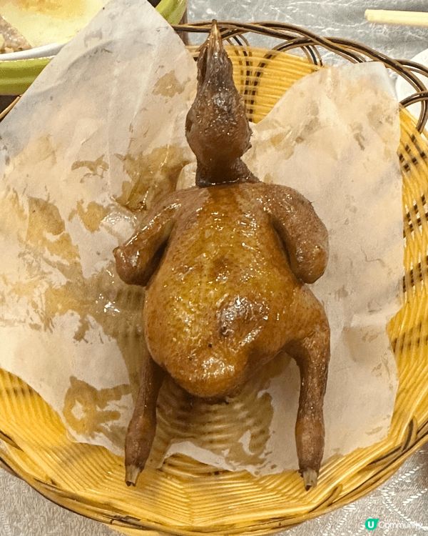 下午茶去咗利龍軒，竟然俾我見到$18一隻乳鴿！即刻叫咗隻試下...