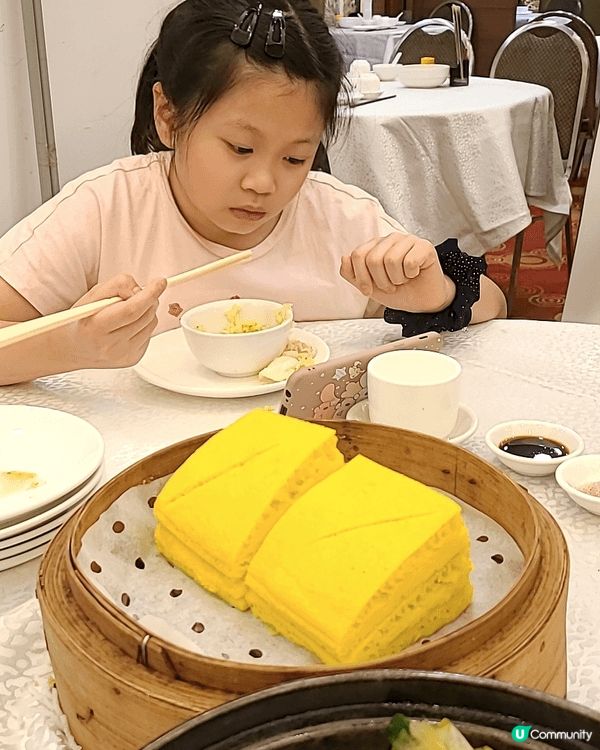 聖誕蛋糕 一定是同家人一齊分享 先最開心最滋味 ~