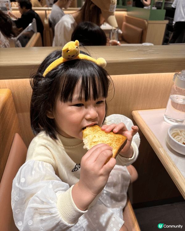 我最想和另一半及小孩一起品嘗LIFETASTIC的聖誕蛋糕，...
