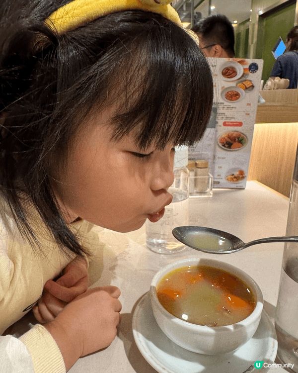我最想和另一半及小孩一起品嘗LIFETASTIC的聖誕蛋糕，...