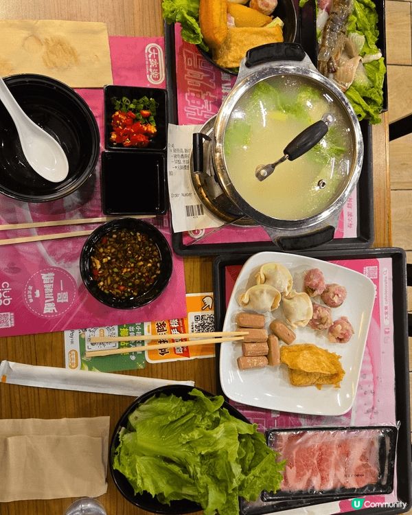 聖誕節就梗係留喺屋企，同親愛嘅屋企人食住聖誕蛋糕，暖暖咁一齊...