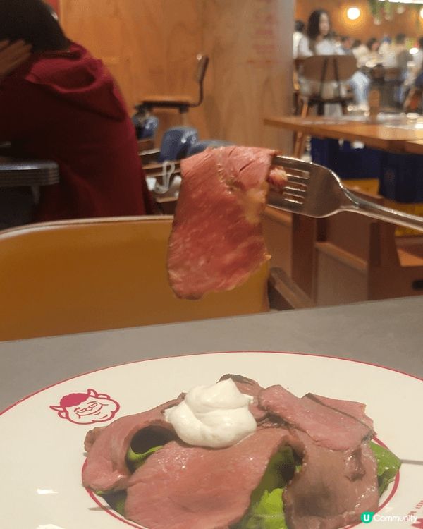 行街經過見到多人排隊，見到佢哋啲牛都幾靚，就試下。