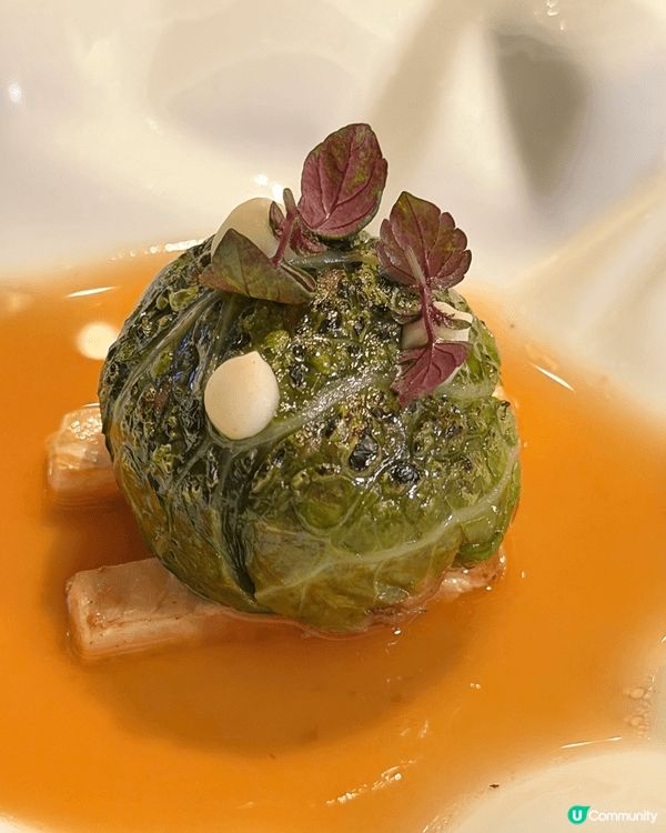 ICC 101樓有6間餐廳，包括中菜館、法式餐廳及意大利菜館...