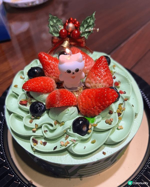 12月生日，收到家人朋友滿滿的愛，食左好多款蛋糕同甜品，但最...