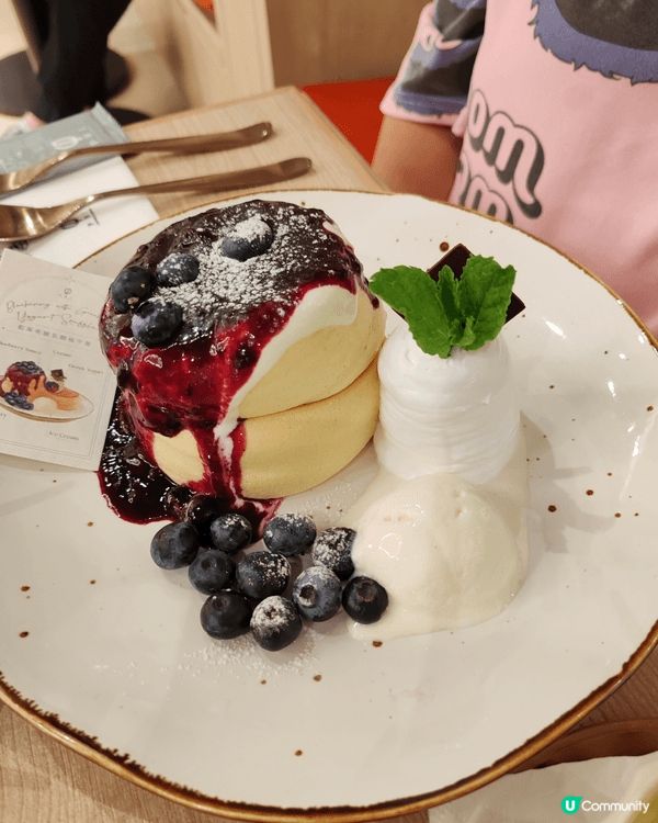 我會選擇同最親密嘅朋友一齊食 LIFETASTIC 聖誕蛋糕...