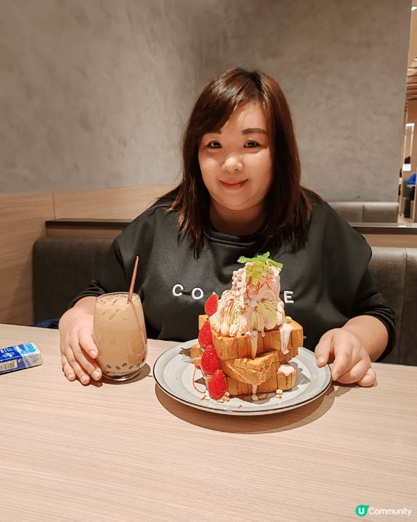 我會選擇同最親密嘅朋友一齊食 LIFETASTIC 聖誕蛋糕...