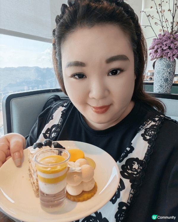 我會選擇同最親密嘅朋友一齊食 LIFETASTIC 聖誕蛋糕...