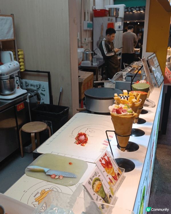 呢度係深圳東門夜晚食街，咩都有得食；有打邊爐,肥牛吊龍,，自...