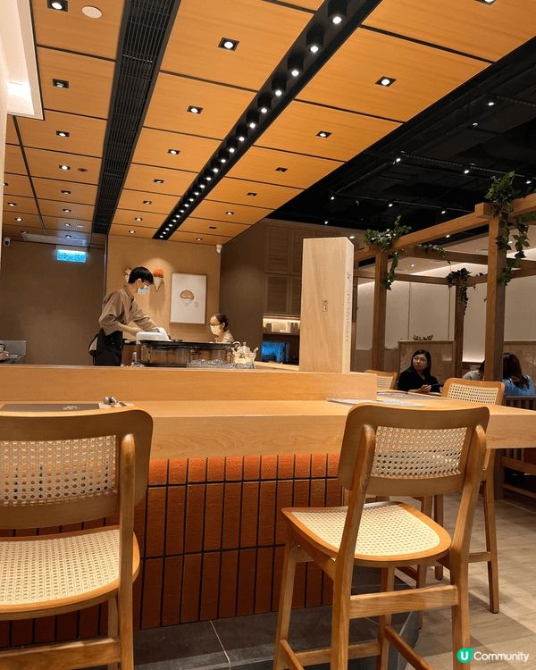 大角咀奧海城三期地下新開了一間炊間小館，店內環境10分舒適乾...