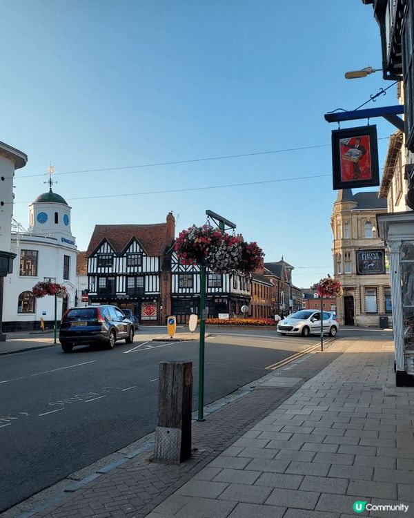 漫步在劍橋大學不同的書院，感受書卷氣氛、走過著名人物莎士比亞...