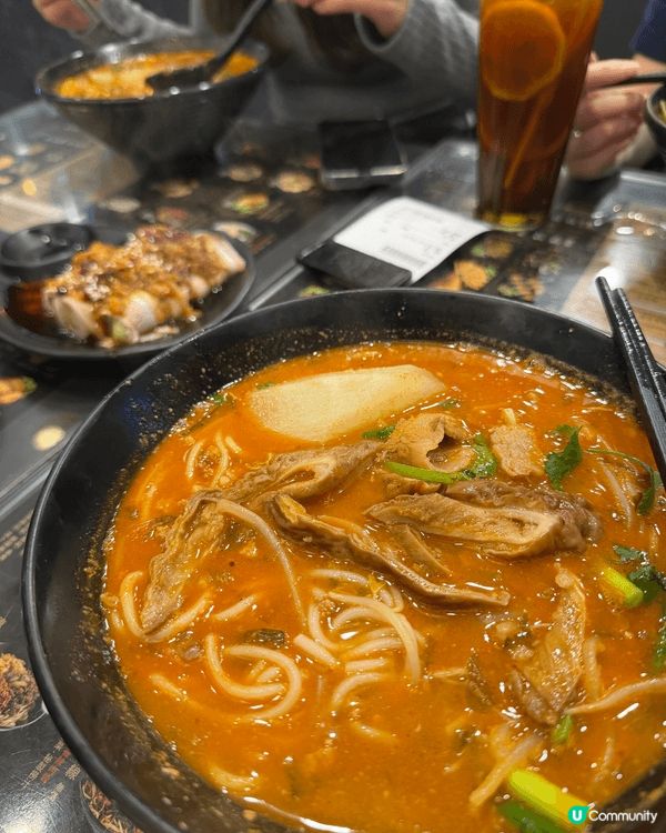 我好鐘意同朋友，屋企人周圍去試唔同既美食！！！正餐啦，甜品啦...