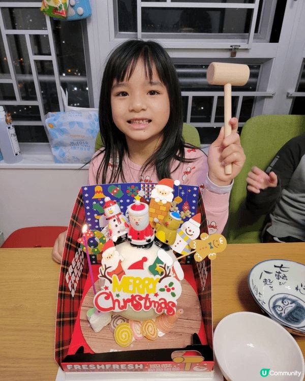 雖然我是一位單親媽媽，在聖誕節的暖光下，是屬於女女的生日25...