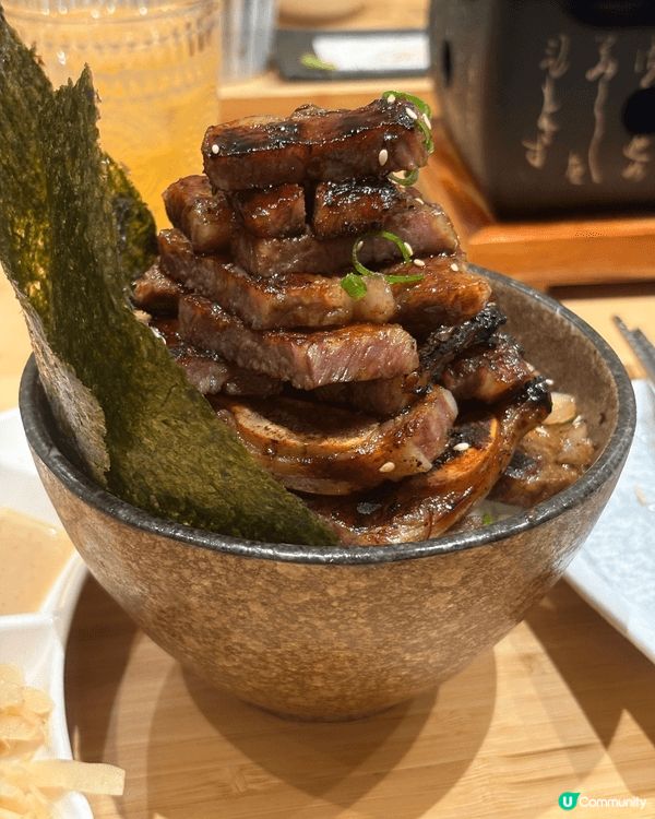 「嵐山熟成牛かつ專売」，出名就係呢啲堆到成座山咁高嘅燒肉丼同...