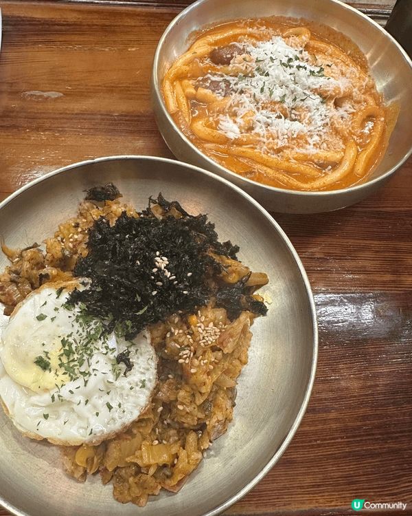 去首爾旅行當然唔少得睇風景同埋搵間靚Cafe坐低飲下咖啡同食...