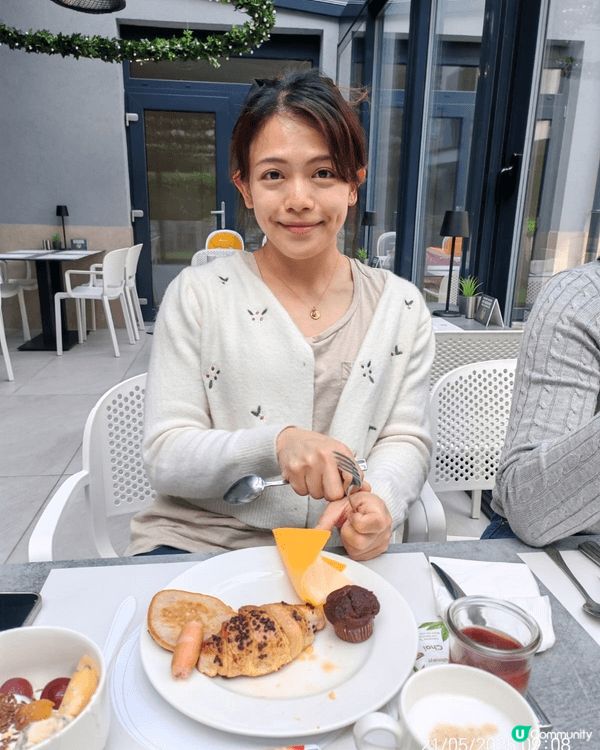 喺Budapest 享受嘅陽光令人愉悅，有文化有美食嘅城市令...
