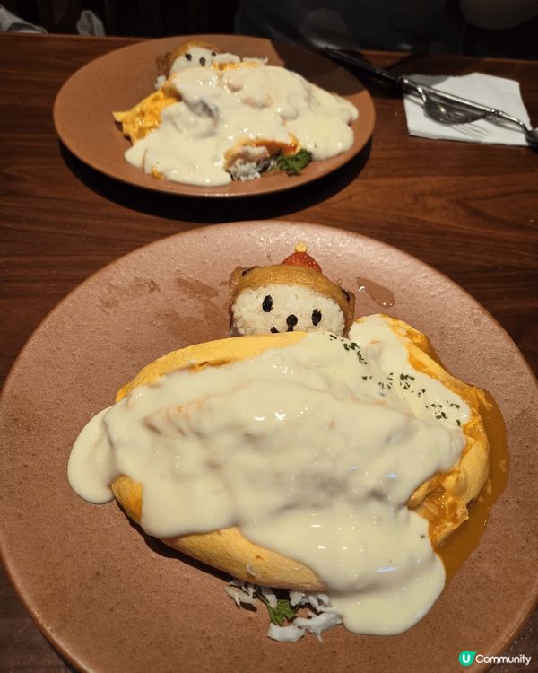 喫茶ちょうぼ非常漂亮，滿滿的昭和風節日氣氛，而小熊蛋包飯也換...
