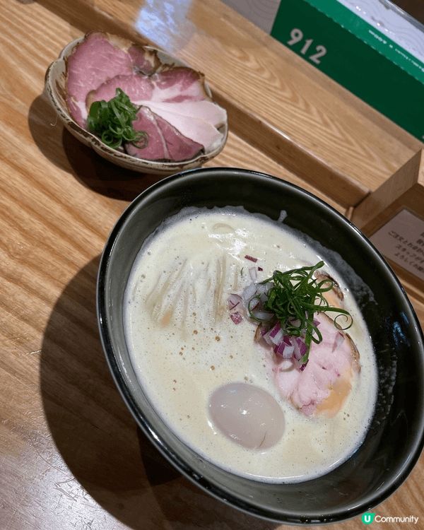 意粉剛好味道濃郁易入口，雞扒鎖住啲 肉汁又 好食，雞白湯拉麵...