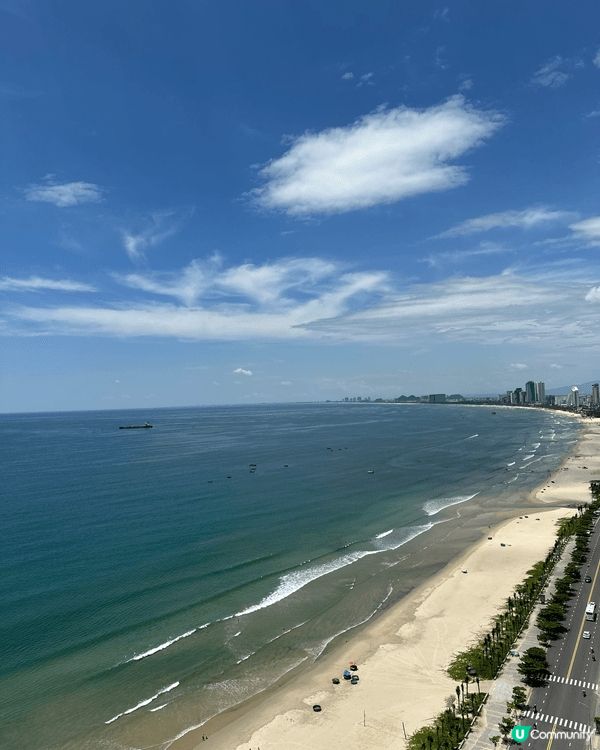 越南蜆港美溪沙灘景色一流，望住個海，藍色白雲，好寫意。
