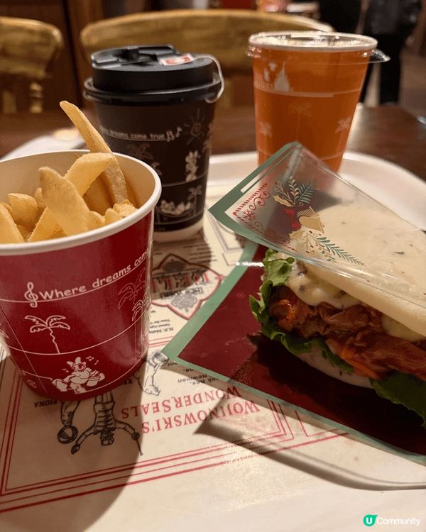 最近日本旅行，勁食豬骨湯底拉麵 , 東京迪士尼內的快餐店都好...