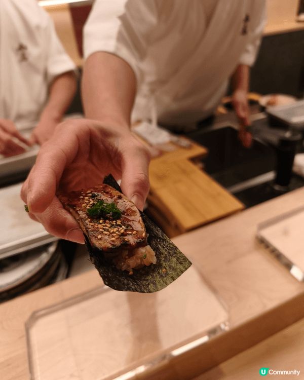 呢間係一間叫小志既日本店，係食omakase. 都有得散叫壽...
