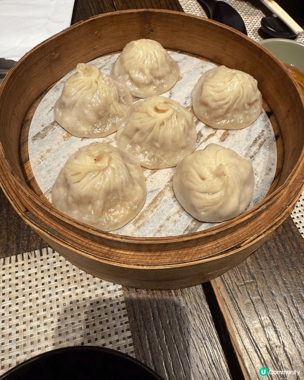 選擇自己喜歡的美食，嘗試各種美食，也會根據節日時期選擇美食。...